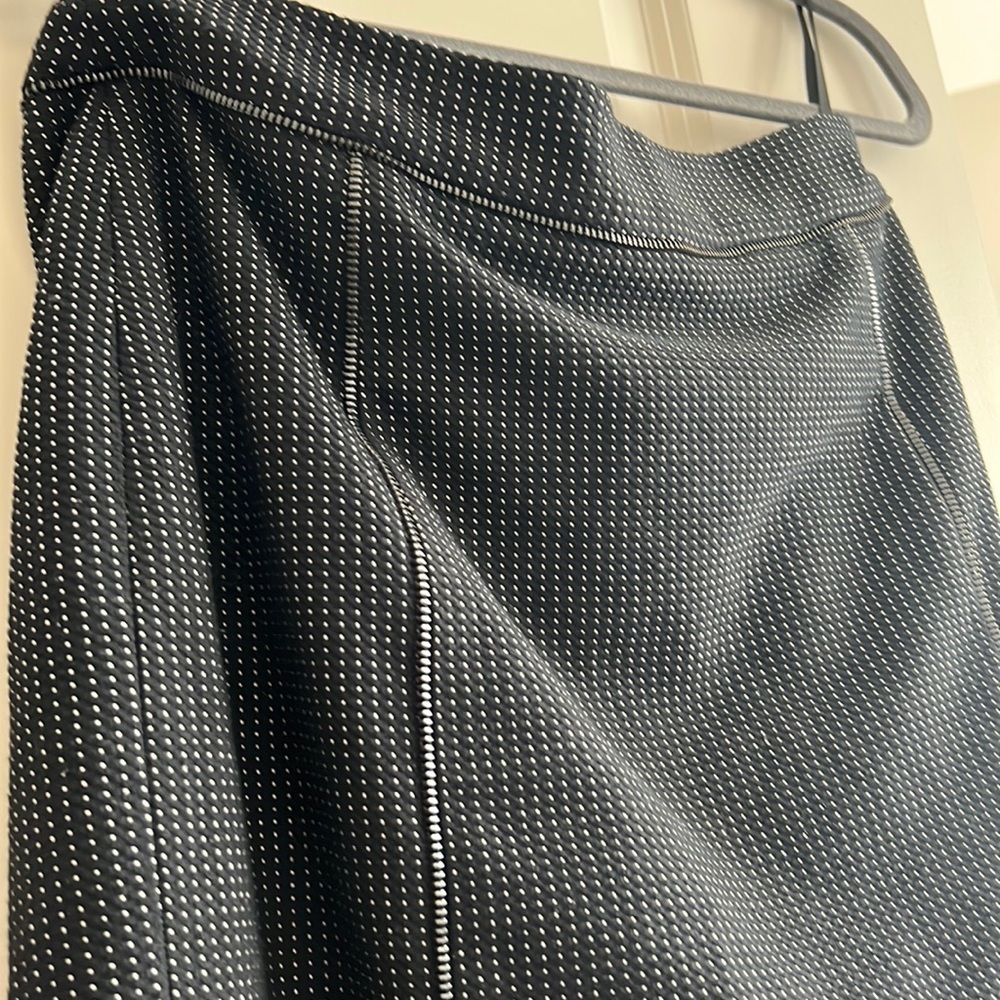 Karl Lagerfeld work skirt with zipper detail - Picture 3 of 4